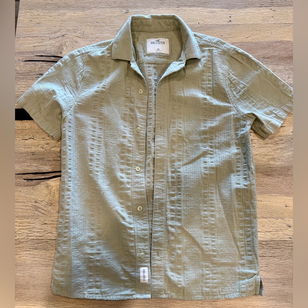 Hollister Textured Short Sleeve Button Down